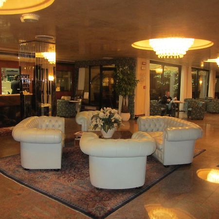 Hotel Leonardo Da Vinci Сасари Екстериор снимка