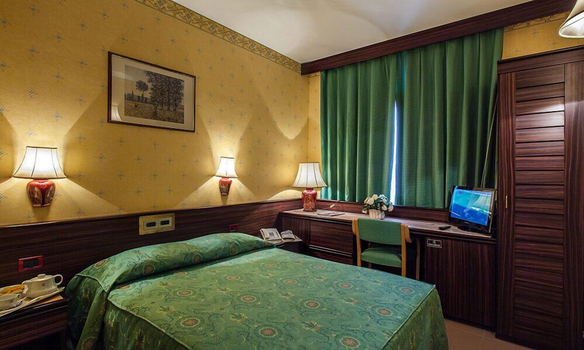 Hotel Leonardo Da Vinci Сасари Екстериор снимка