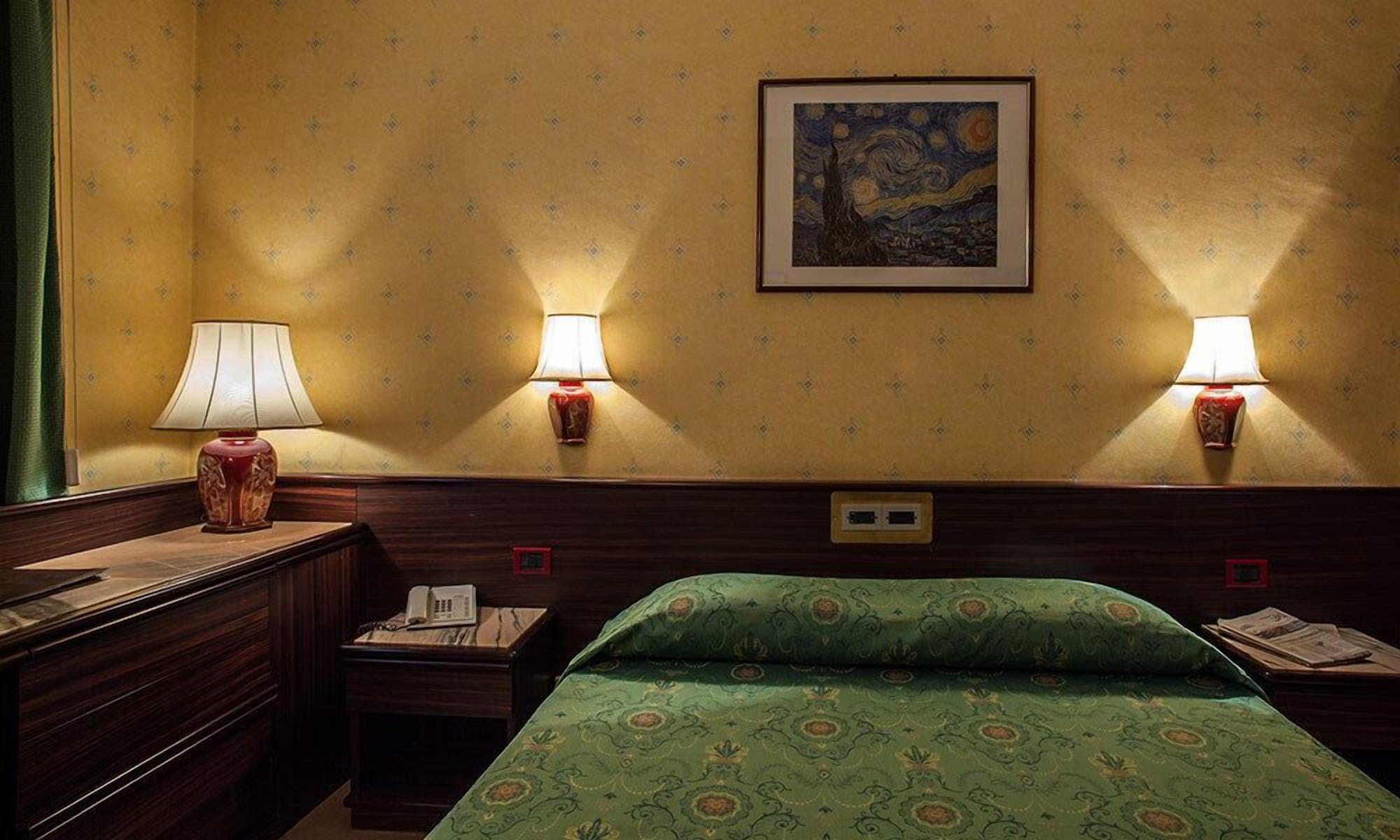Hotel Leonardo Da Vinci Сасари Екстериор снимка