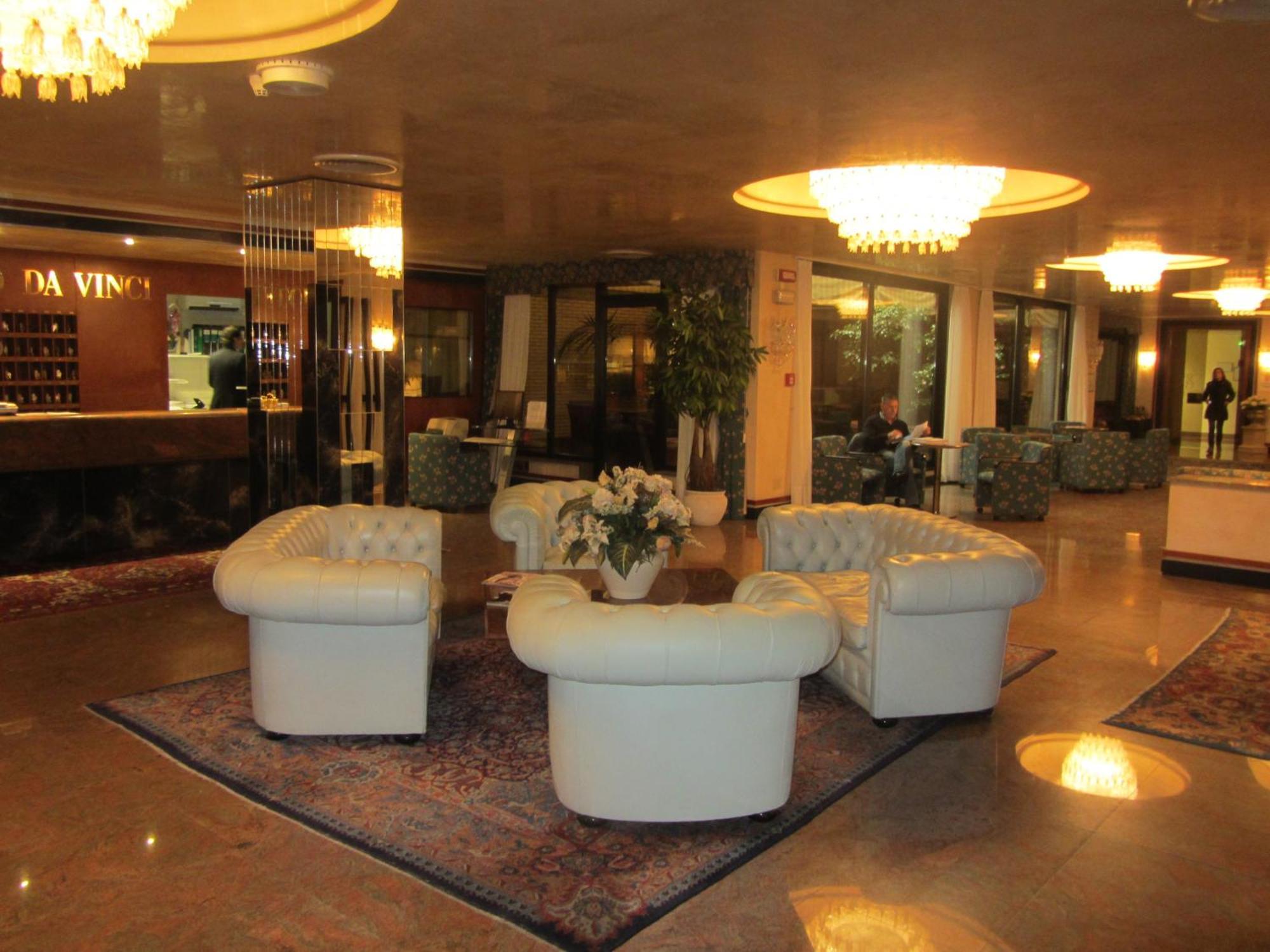 Hotel Leonardo Da Vinci Сасари Екстериор снимка