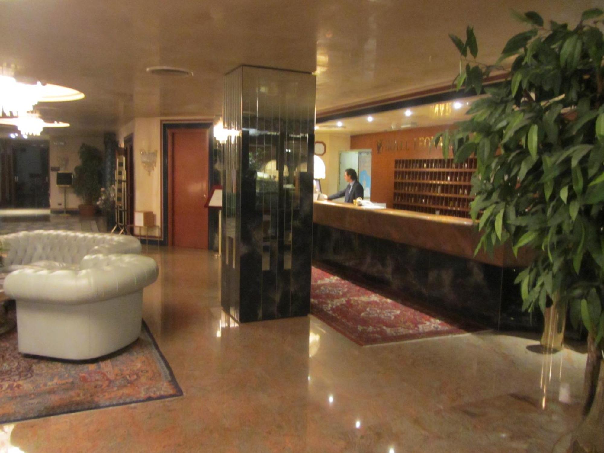 Hotel Leonardo Da Vinci Сасари Екстериор снимка