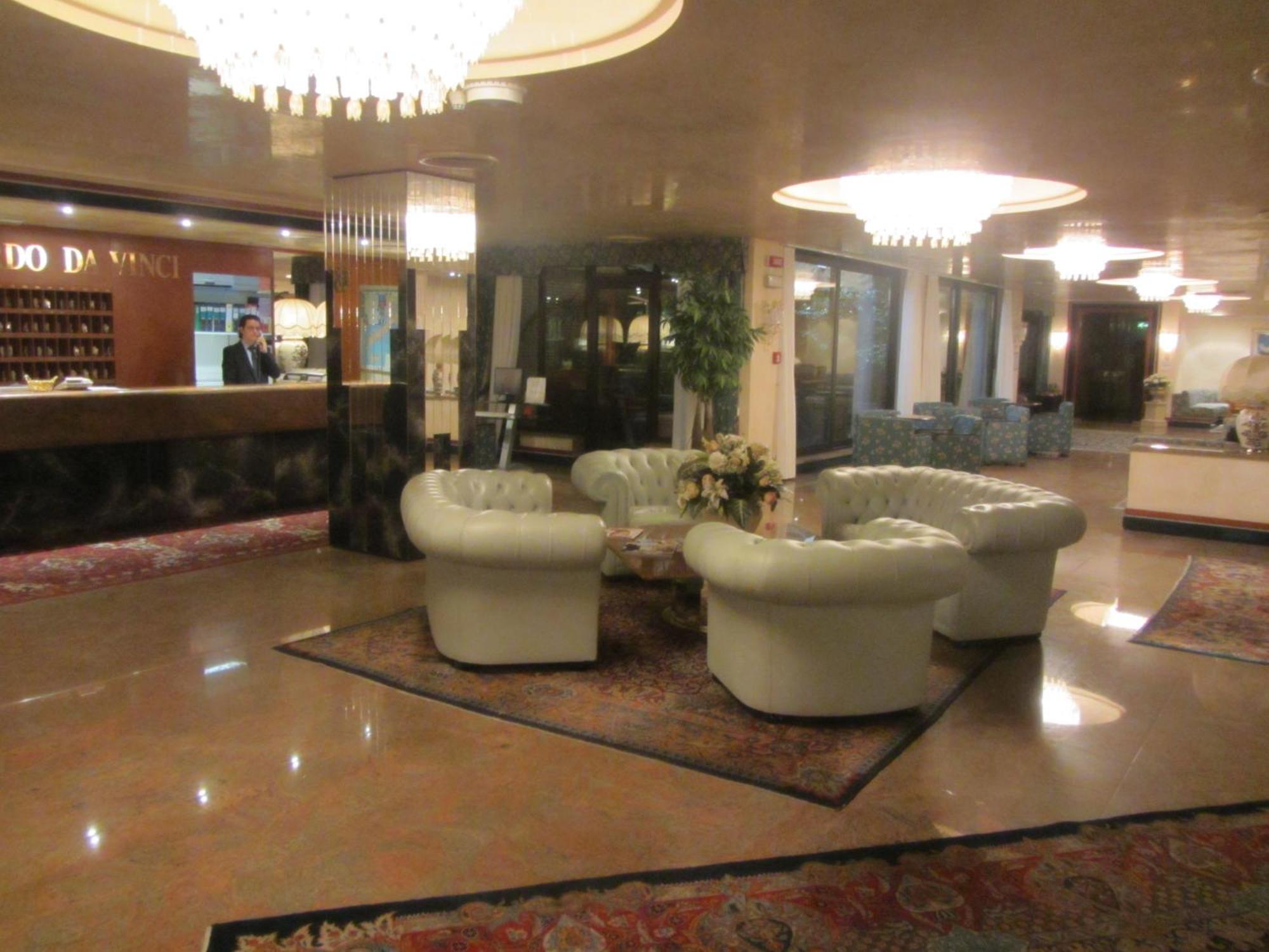 Hotel Leonardo Da Vinci Сасари Екстериор снимка