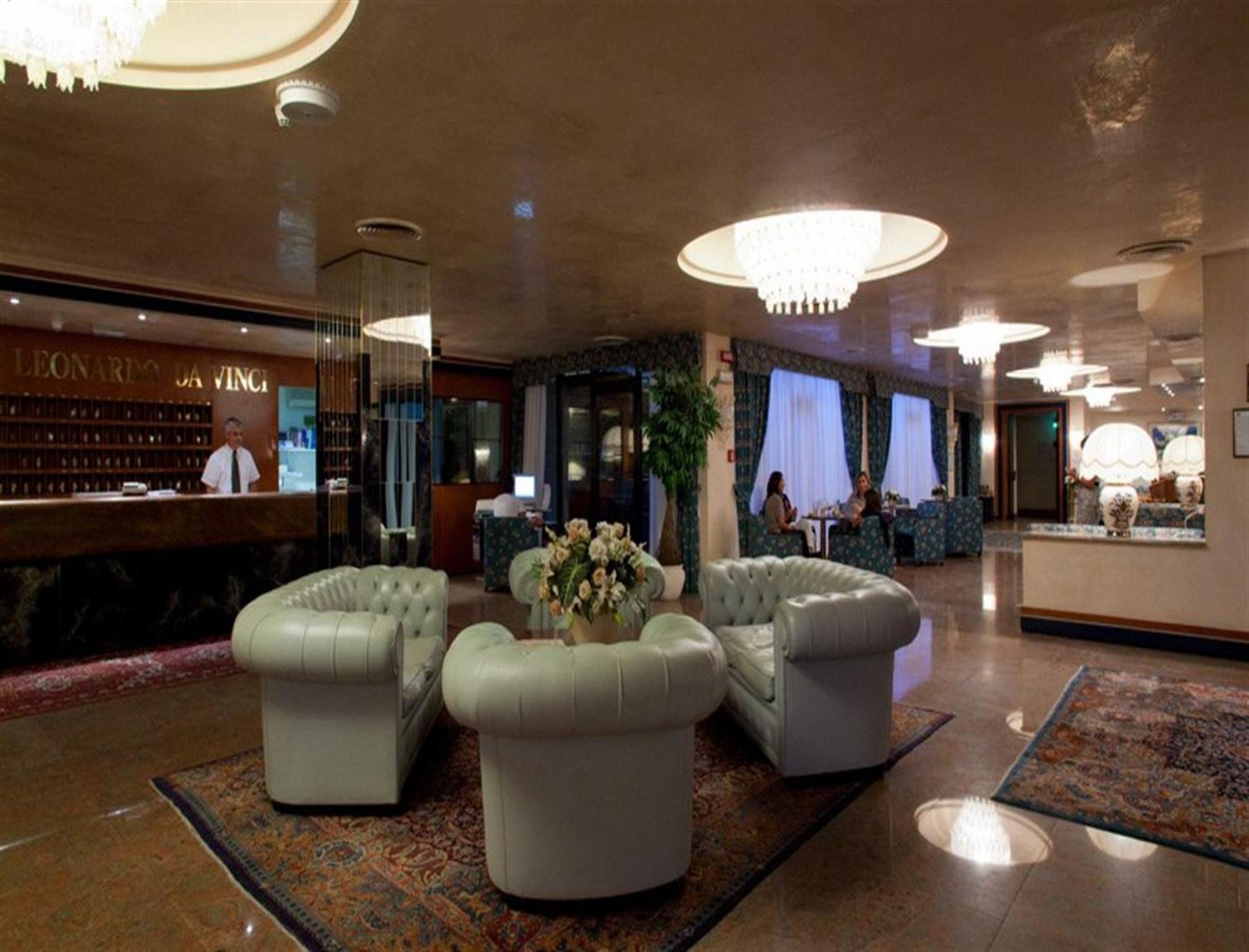 Hotel Leonardo Da Vinci Сасари Екстериор снимка