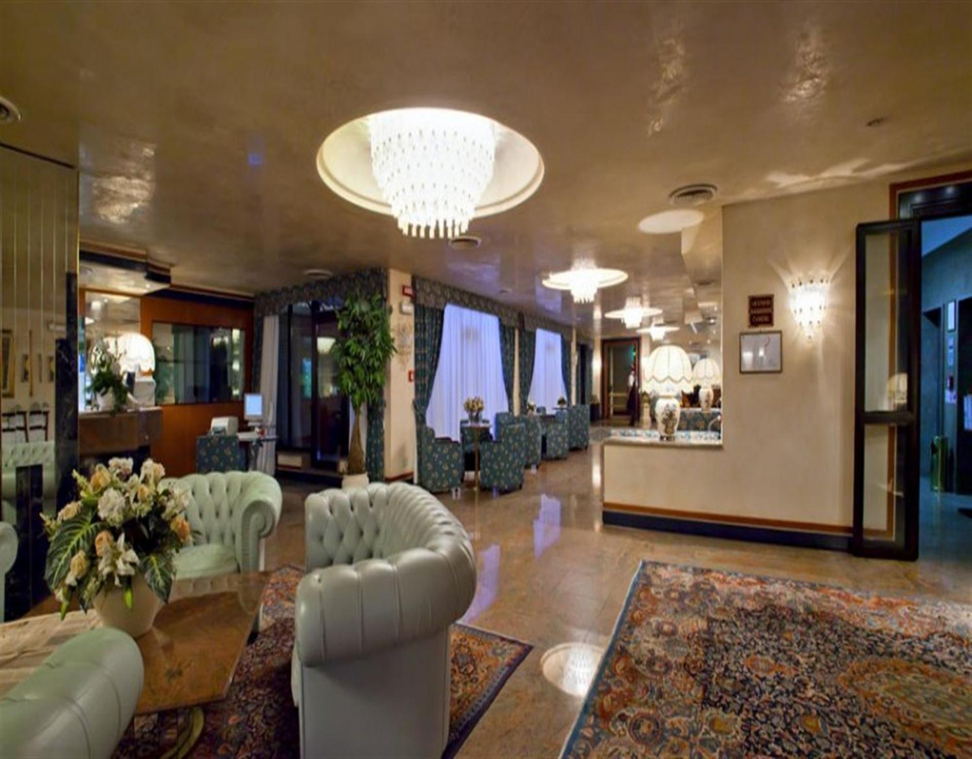 Hotel Leonardo Da Vinci Сасари Екстериор снимка