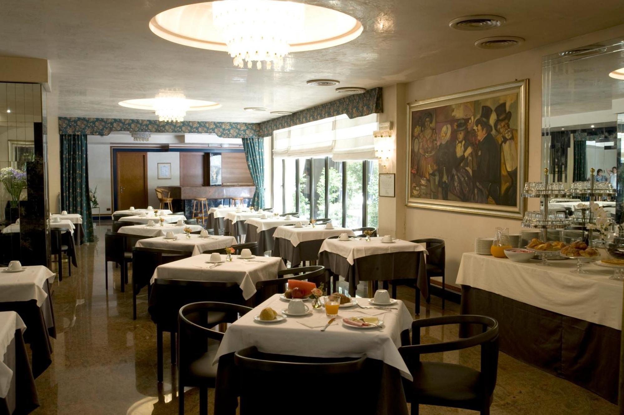 Hotel Leonardo Da Vinci Сасари Екстериор снимка