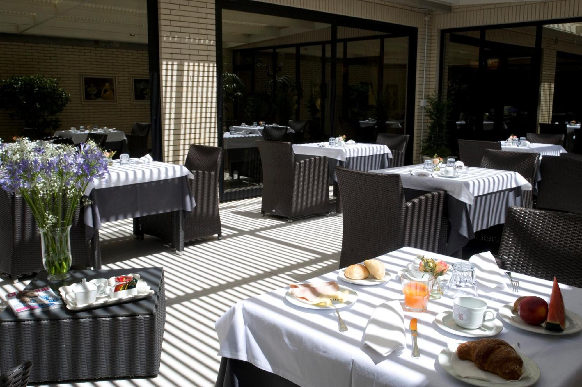 Hotel Leonardo Da Vinci Сасари Екстериор снимка