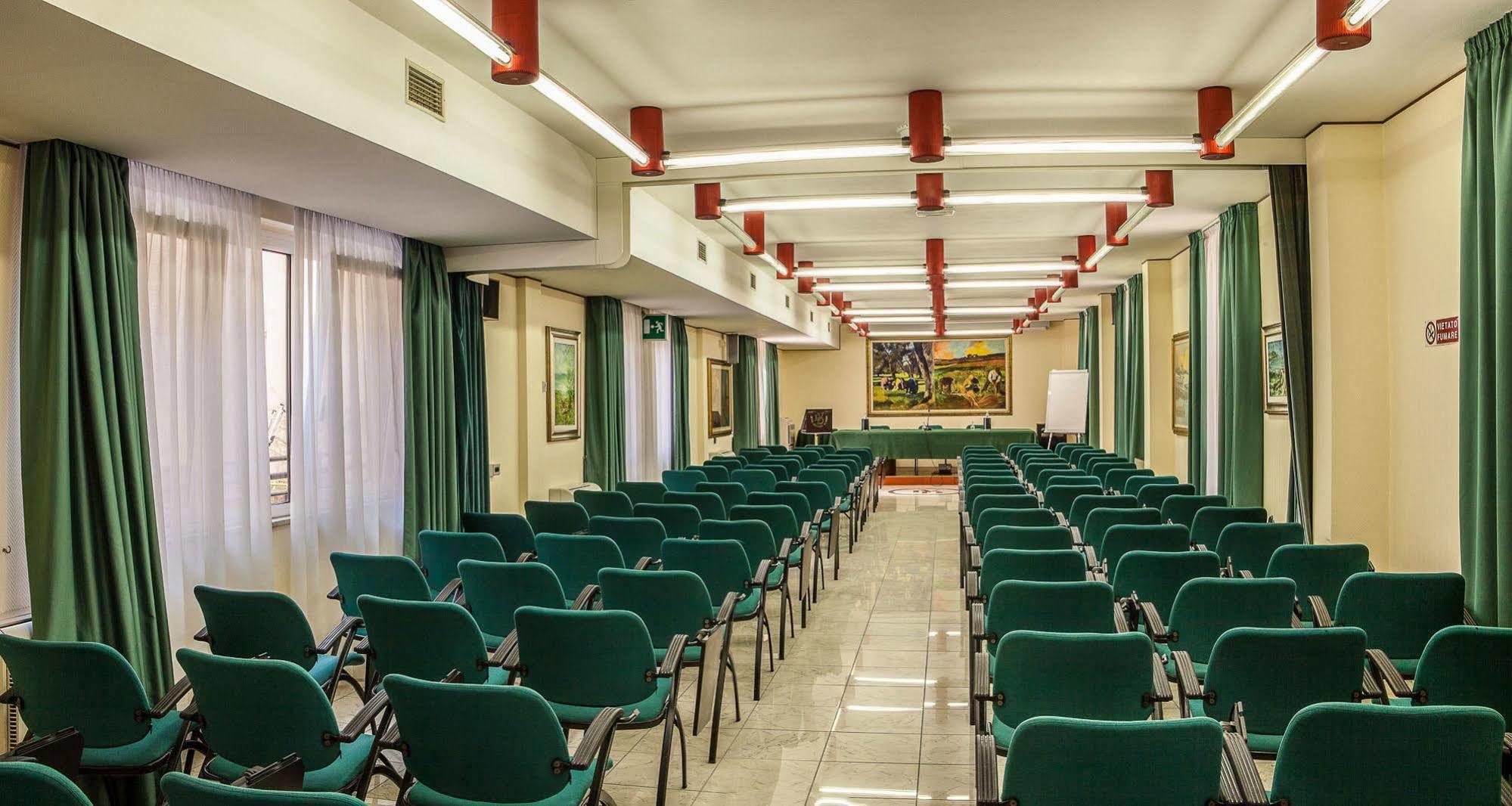 Hotel Leonardo Da Vinci Сасари Екстериор снимка